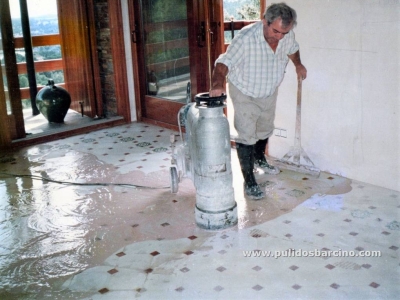 Cómo pulir suelos de mosaico