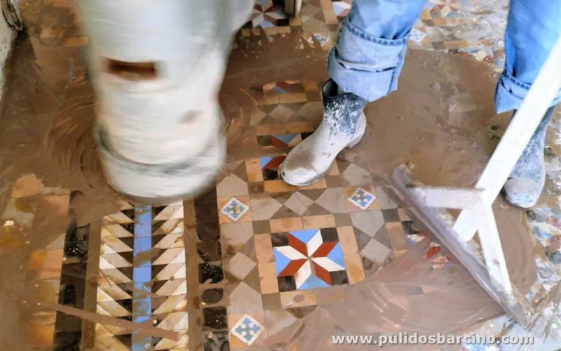 Pulidor de Mosaico Hidráulico y Nolla en Barcelona | Limpieza y Conservación de Mármol 
